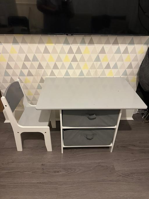 Buy & Sell East London Waltham Forest - Photos for Kids storage table and chair