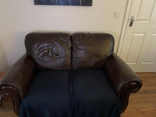 Buy & Sell County Durham Shield Row - County Durham - Photos for 2 seater leather settee. Needs attention