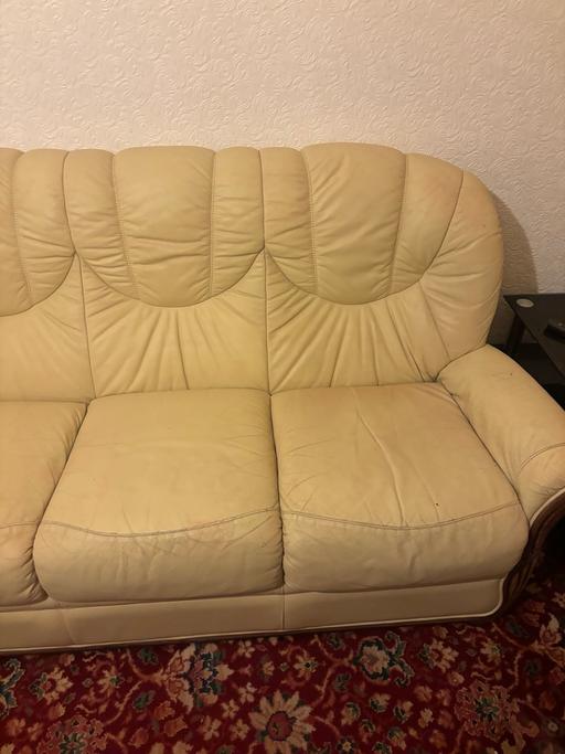 Buy & Sell Halton Runcorn - Halton - Photos for COUCH FREE