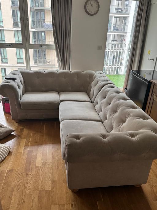 Buy & Sell East London Bethnal Green - East London - Photos for Traditional Chesterfield Sofa