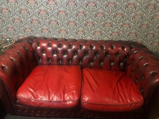 Buy & Sell Staffordshire South Staffordshire - Photos for Ox blood chesterfield sofa