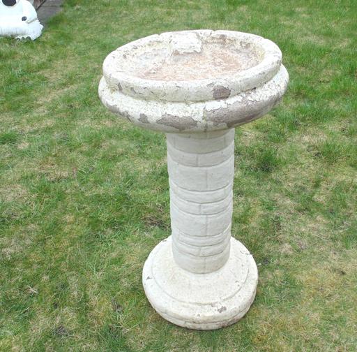 Buy & Sell West Midlands Sandwell - Photos for (#712) concrete bird bath