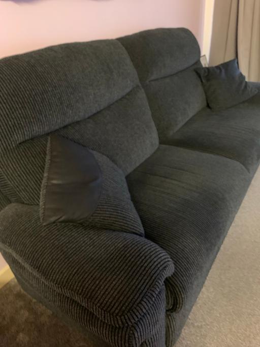 Buy & Sell North West London Abbey Road - North West London - Photos for Lazy boy 3 seater + 2 seater recliner.