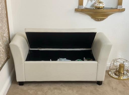 Buy & Sell West Yorkshire Leeds - Photos for Leatherette chaise with storage compartment