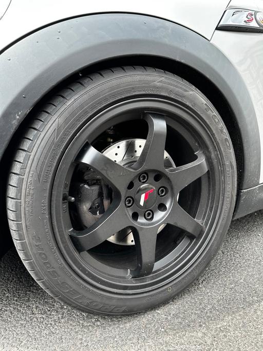 Vehicles North London Barnsbury - North London - Photos for Japan Racing JR17 - 215/45/17R tires