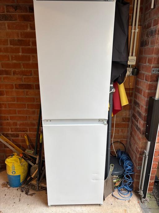 Buy & Sell Halton Daresbury - Halton - Photos for Integrated fridge freezer