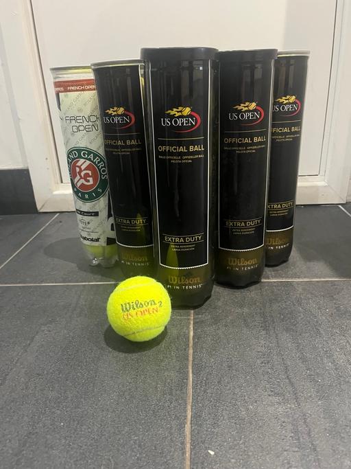 Buy & Sell Surrey Elmbridge - Photos for Wilson x Babolat Tennis balls