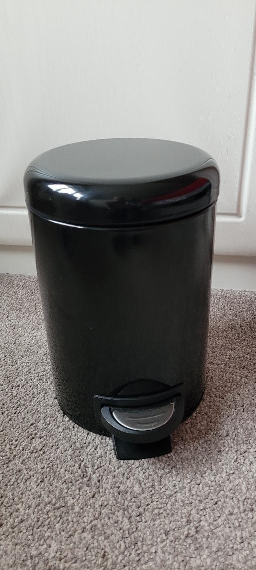 Buy & Sell South Yorkshire Barnsley - Photos for Black slow close lid pedal bin