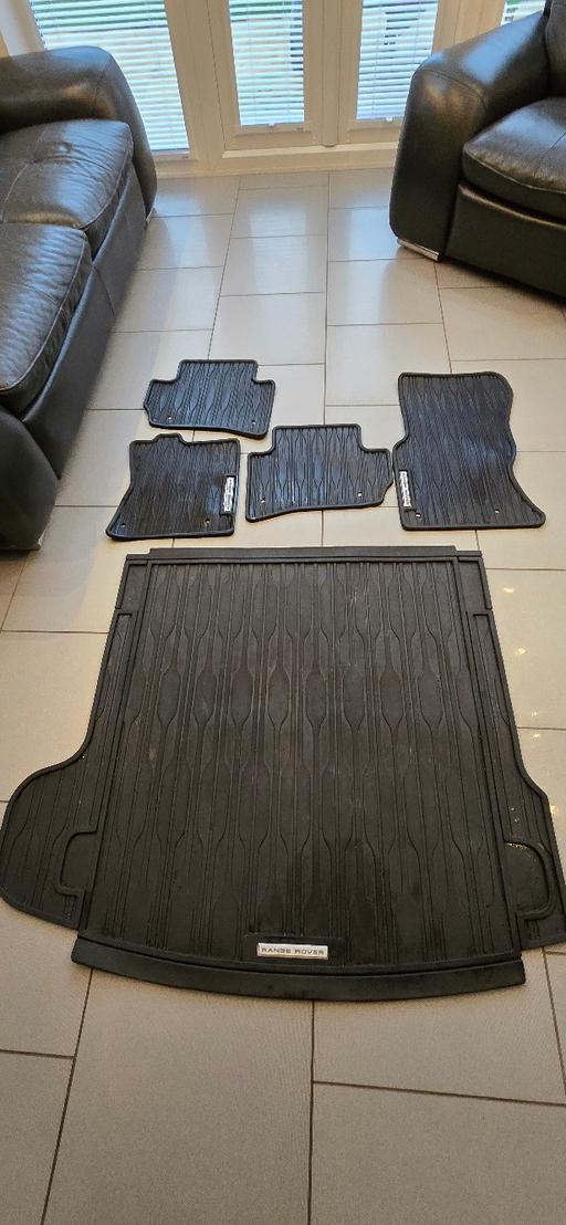 Vehicles South Yorkshire Rotherham - Photos for Range Rover Velar Rubber mats