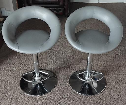 Buy & Sell Kent Maidstone - Photos for Pair Sorrento Hydraulic Swivel Stools