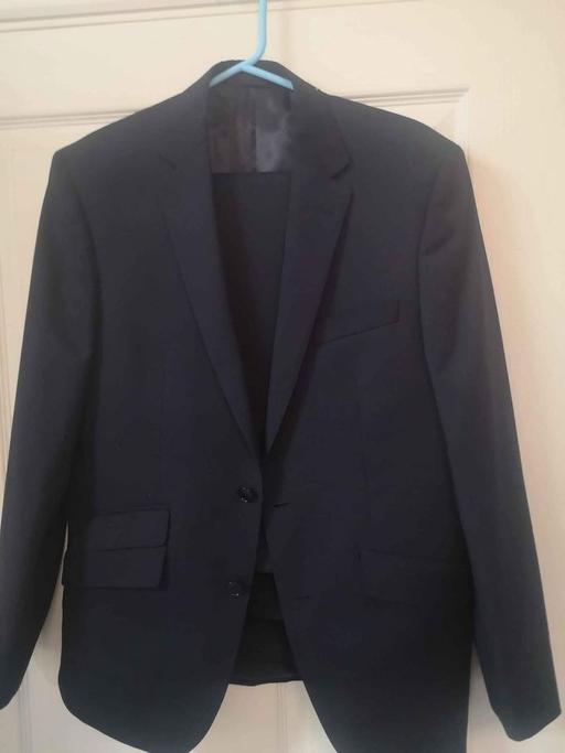 Buy & Sell Hampshire Hart - Photos for AUTOGRAPH MEN'S 2 PIECE SUIT