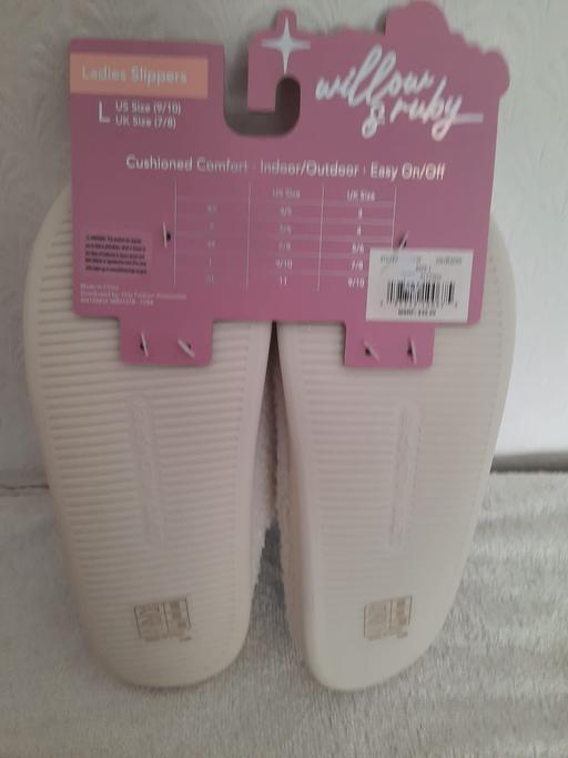 Buy & Sell North Northamptonshire Kettering - NN16 - Photos for butterfly slippers size ,8/9 with tag