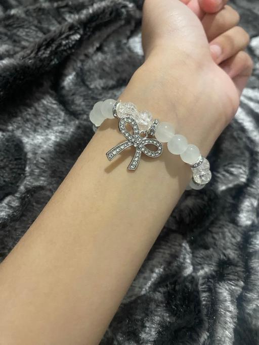 Buy & Sell Essex Southend-on-Sea - Photos for Crystal bracelet white with bow🤍