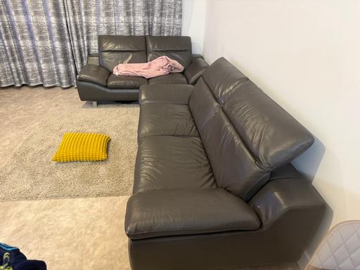 Buy & Sell West London Hounslow - Photos for Leather sofa’s (2 &3 seater)