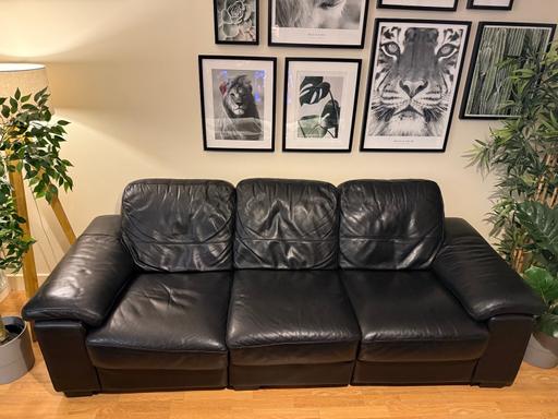 Buy & Sell North West London Harlesden - North West London - Photos for 3 Seater Sofa in Black Leather