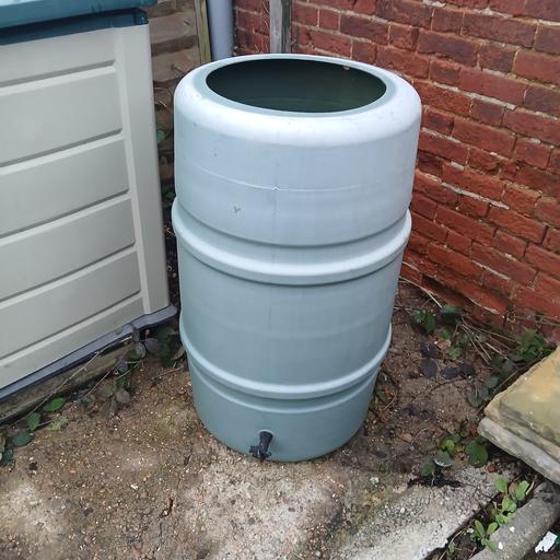 Buy & Sell Surrey Guildford - Photos for large water butt with tap