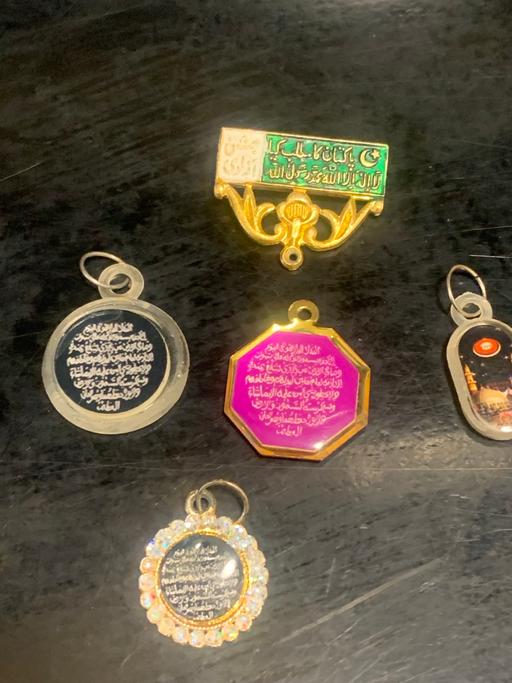 Buy & Sell North London Upper Edmonton - North London - Photos for Islamic pendants + badge