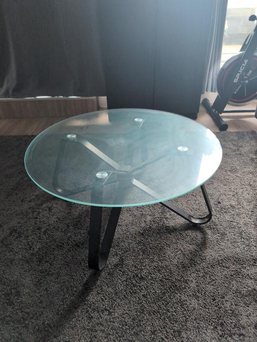 Buy & Sell Kent Dartford - Photos for Dining Table (Glass) Barely Used