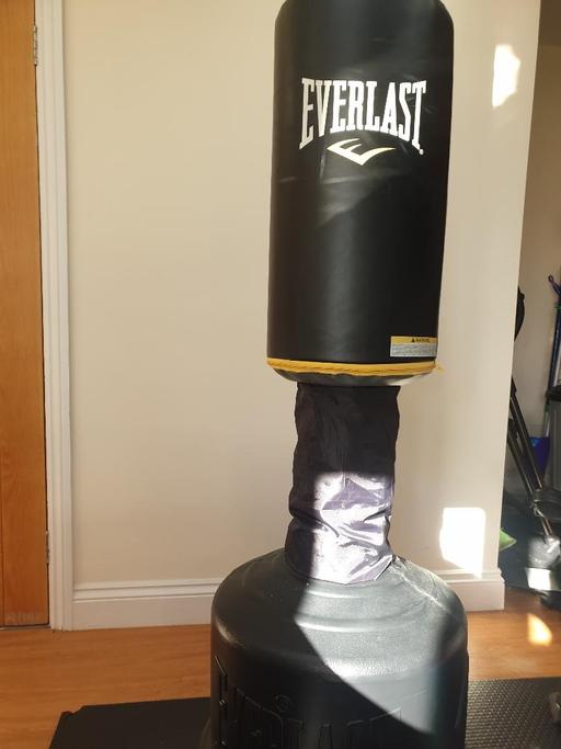 Buy & Sell Windsor and Maidenhead Windsor - Windsor and Maidenhead - Photos for Everlast Powercore Freestanding Punch Bag