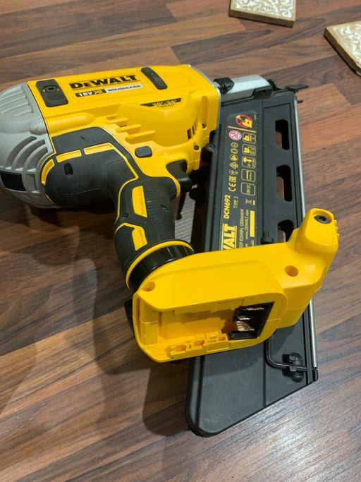 Buy & Sell Surrey Spelthorne - Photos for Dewalt nail gun DCN 692