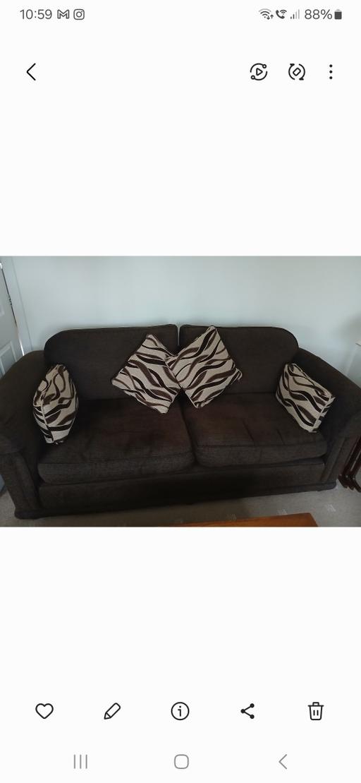 Buy & Sell West Yorkshire Kirklees - Photos for sofas 3 2 and chair