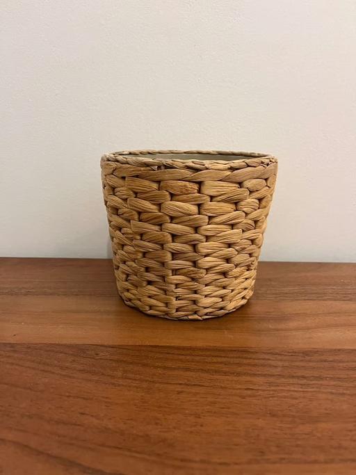 Buy & Sell East London All Saints - East London - Photos for Woven, Plastic Lined Plant Pot