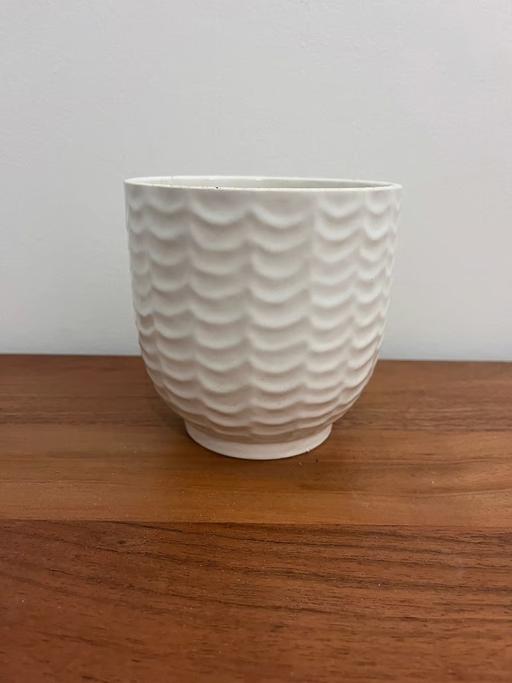 Buy & Sell East London All Saints - East London - Photos for White Plant Pot