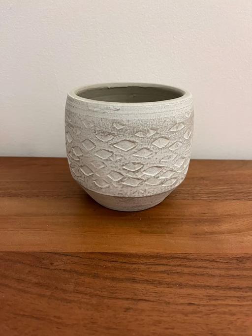 Buy & Sell East London All Saints - East London - Photos for White Midcentury Style Plant Pot