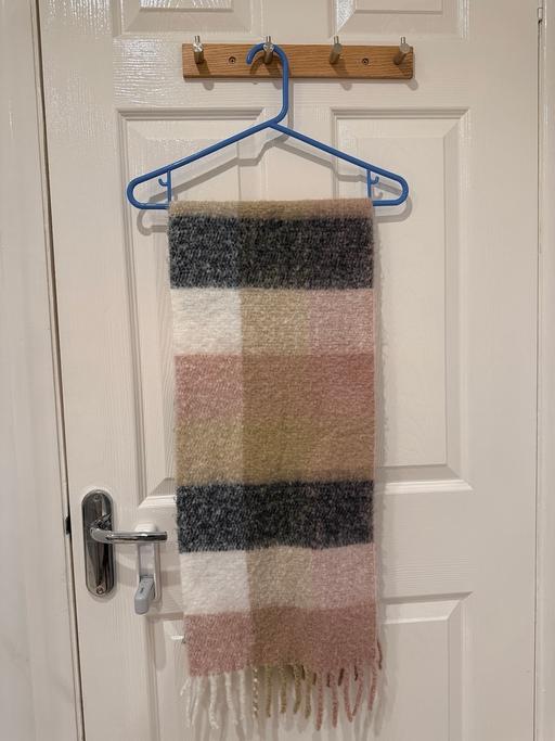 Buy & Sell East London Havering - Photos for Scarf