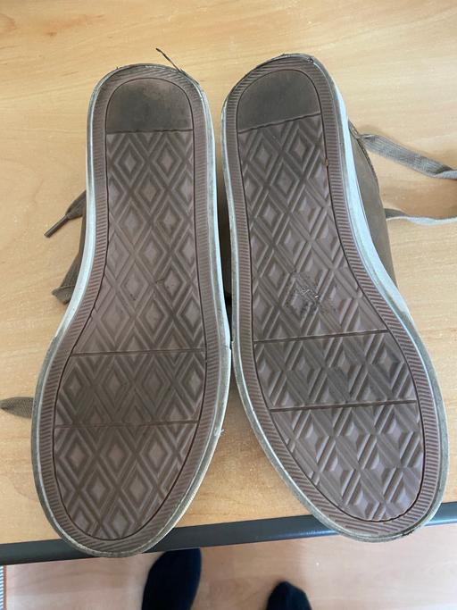 Buy & Sell Surrey Guildford - Photos for Mens Size 9 (Euro Size 43) Used Plimsols