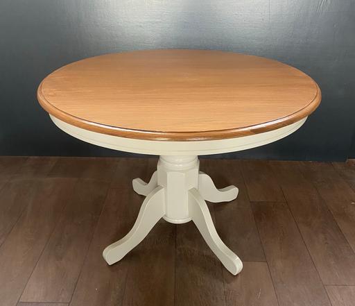 Buy & Sell Denbighshire - Wales Prestatyn - Denbighshire - Photos for Solid wood round dining table