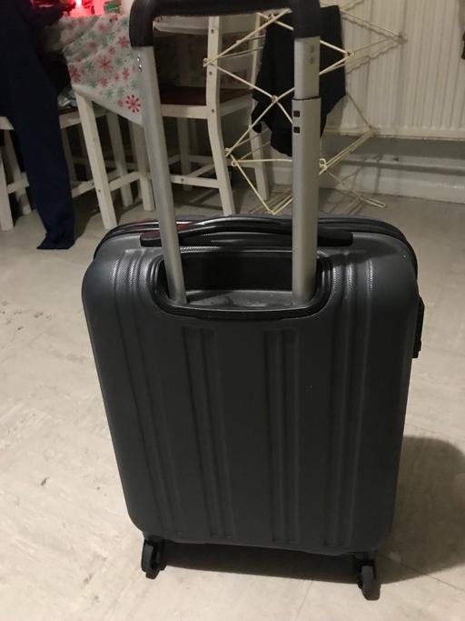 Buy & Sell South West London Balham - South West London - Photos for Antler suitcase