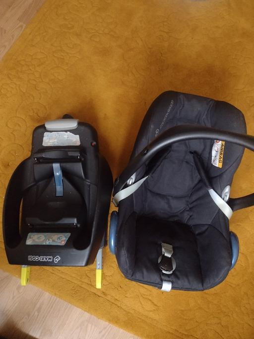 Buy & Sell Cheshire East Nantwich - Cheshire East - Photos for Maxi Cosi car seat and isofix base