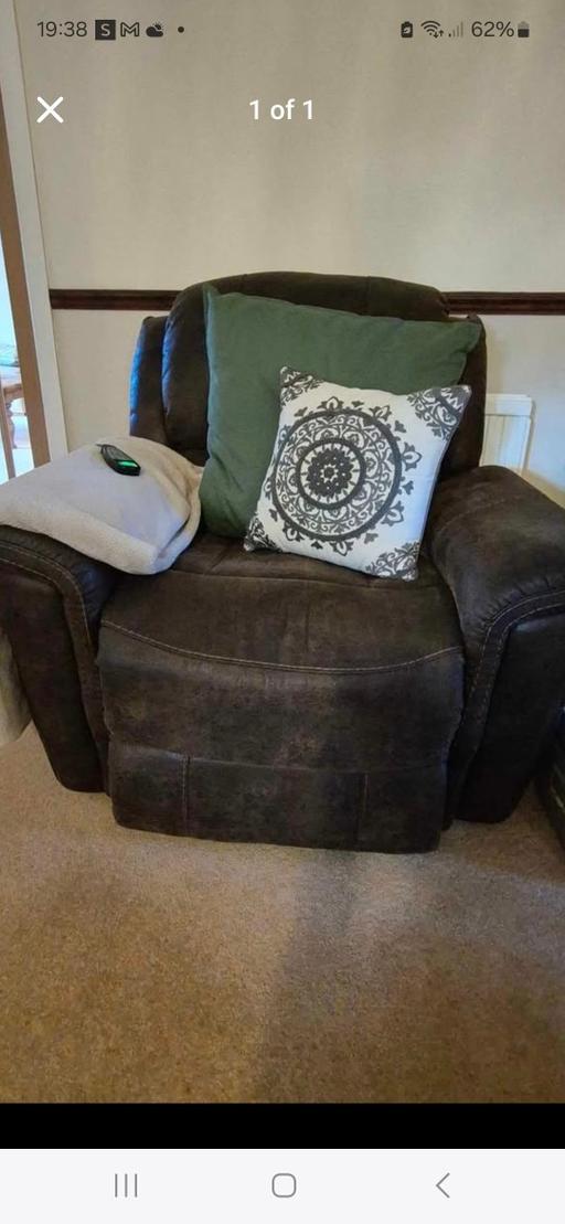 Buy & Sell Hertfordshire Welwyn Hatfield - Photos for Reclining arm chair with massage and heat fun