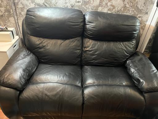 Buy & Sell South East London Deptford - South East London - Photos for 2 seater real leather sofa