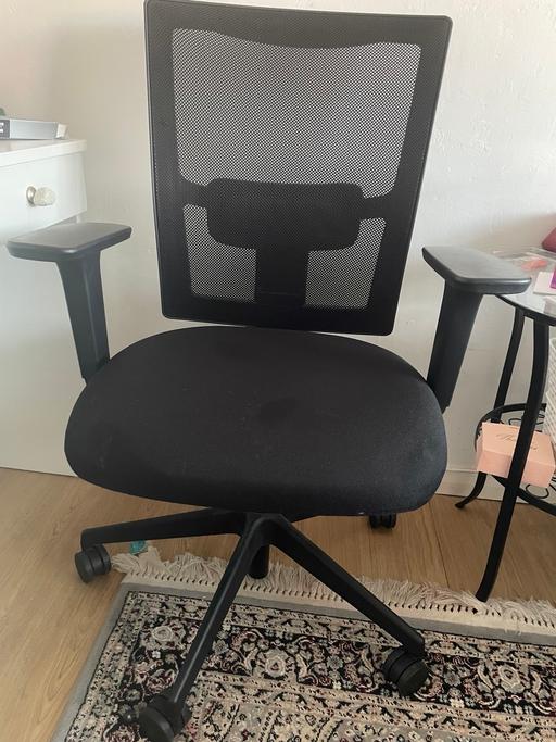 Buy & Sell North London Enfield - Photos for Black mesh office chair