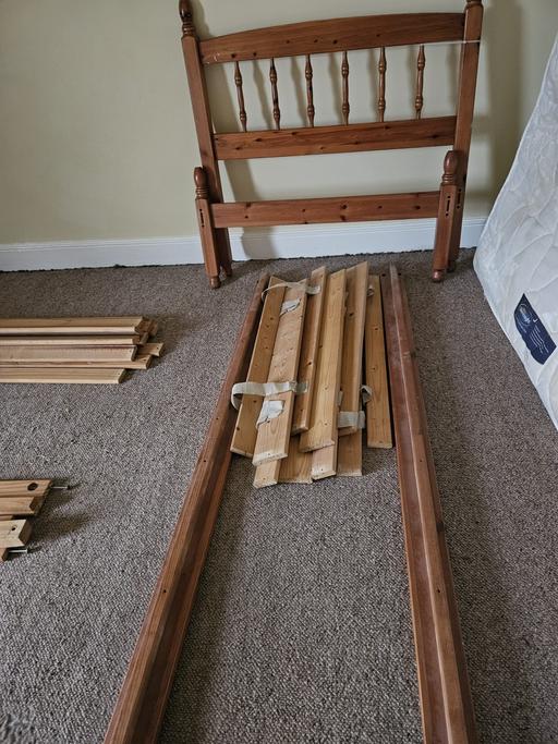 Buy & Sell West Midlands Wolverhampton - Photos for SINGLE BED FRAME