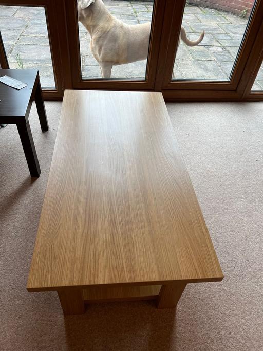 Buy & Sell Warwickshire Nuneaton and Bedworth - Photos for Solid oak veneer coffee table