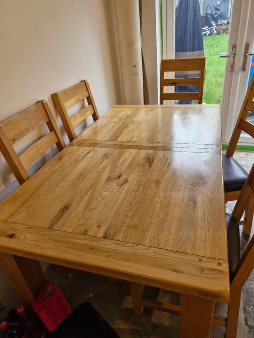 Buy & Sell West Midlands Birmingham - Photos for Solid Oak extendable table with 6 chairs