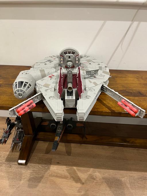 Buy & Sell Gloucestershire Gloucester - Photos for Star Wars Hasbro millennium falcon