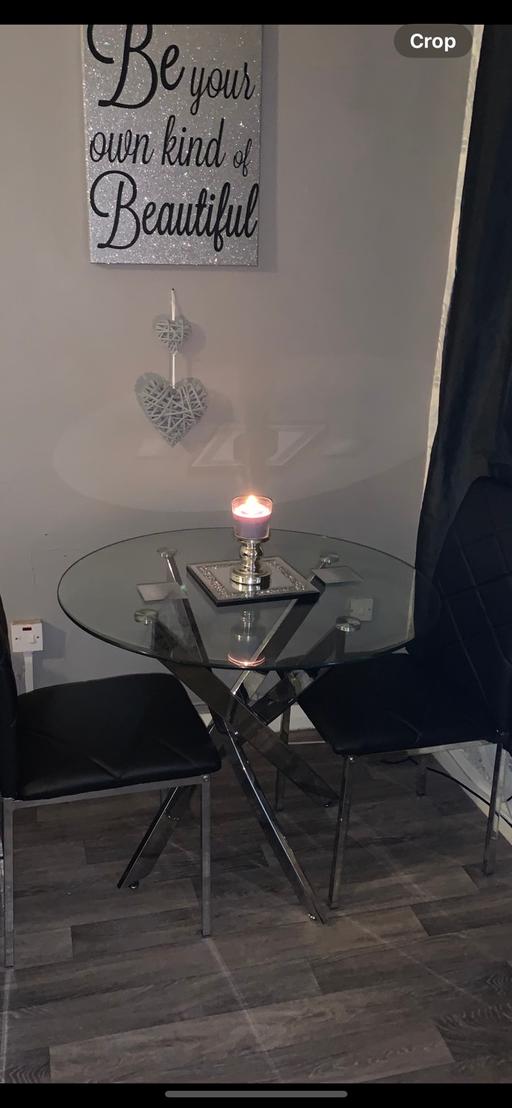 Buy & Sell West Midlands Birmingham - Photos for Round glass dining table