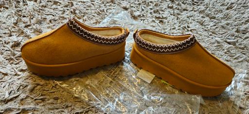 Buy & Sell South Yorkshire Sheffield - Photos for tasman style slippers Size 3