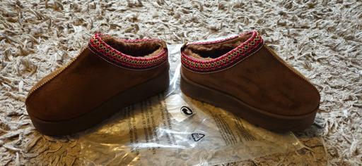 Buy & Sell South Yorkshire Sheffield - Photos for tasman style slippers Size 3