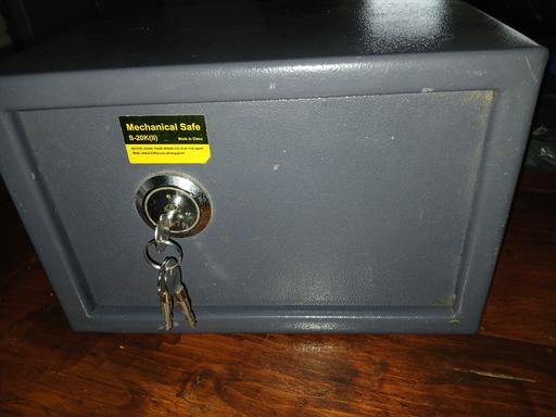 Buy & Sell Derbyshire Bolsover - Photos for small 20k mechanical safe