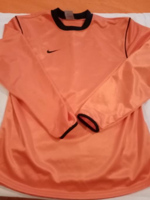 Buy & Sell Brent Wembley - Brent - Photos for Nike long sleeves shirt.