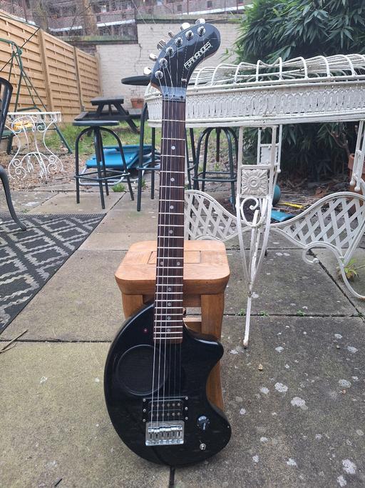 Buy & Sell South East London Nunhead - South East London - Photos for Fernandes zo-3 Electric Travel Guitar