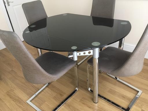 Buy & Sell Greater Manchester Wigan - Photos for Dining table and chairs