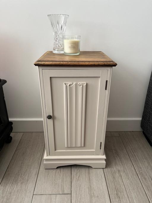 Buy & Sell Essex Basildon - Photos for Vintage cream painted small cupboard