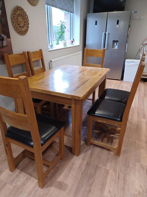 Buy & Sell Nottinghamshire Bassetlaw - Photos for Solid Wood, extendable dining table and 6 cha