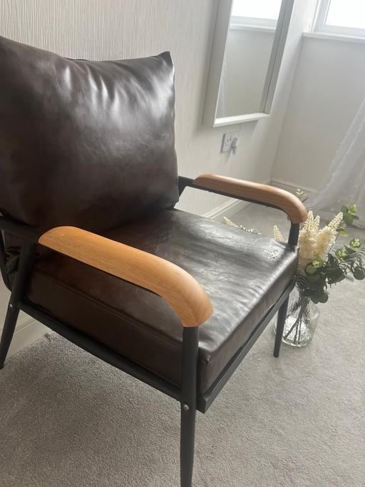 Buy & Sell West Midlands Birmingham - Photos for Brown leather chair